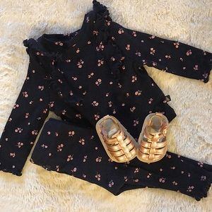 Gap ruffle trim 2 piece set